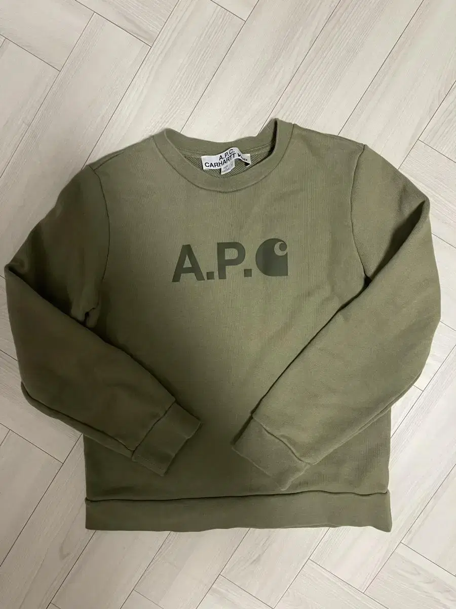 Charhatt A.P.C 칼하트 아페쎄 카키 맨투맨 사이즈(M)